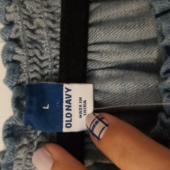 Old Navy Chambray over the shoulder top size Large - Picture 2 of 5